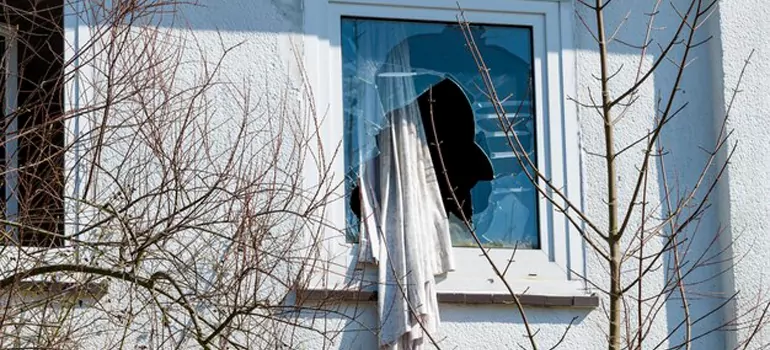 Storm Window Installation Contractors in Kissimmee, FL